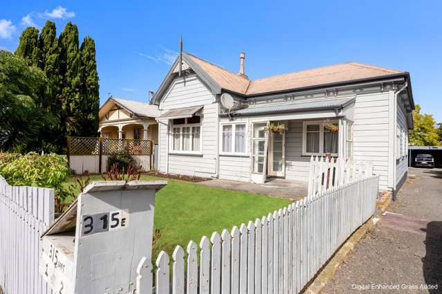 Prime Hastings Investment, Dual Income Potential!