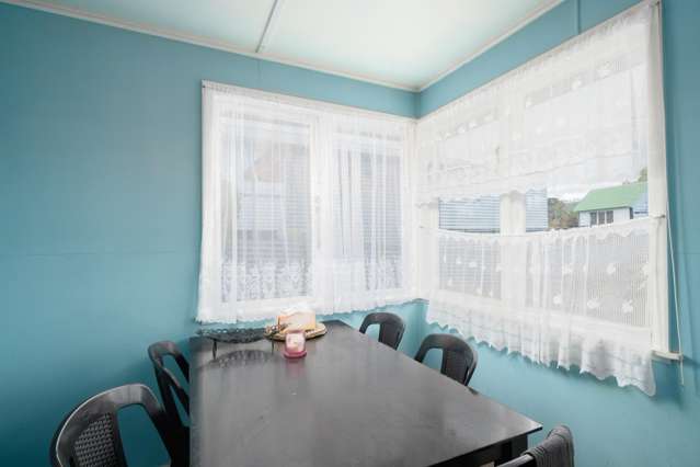 78 Champion Street Cannons Creek_3