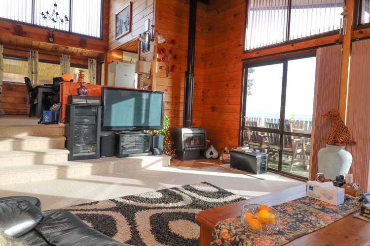 417 Fergusson Drive Thames_3