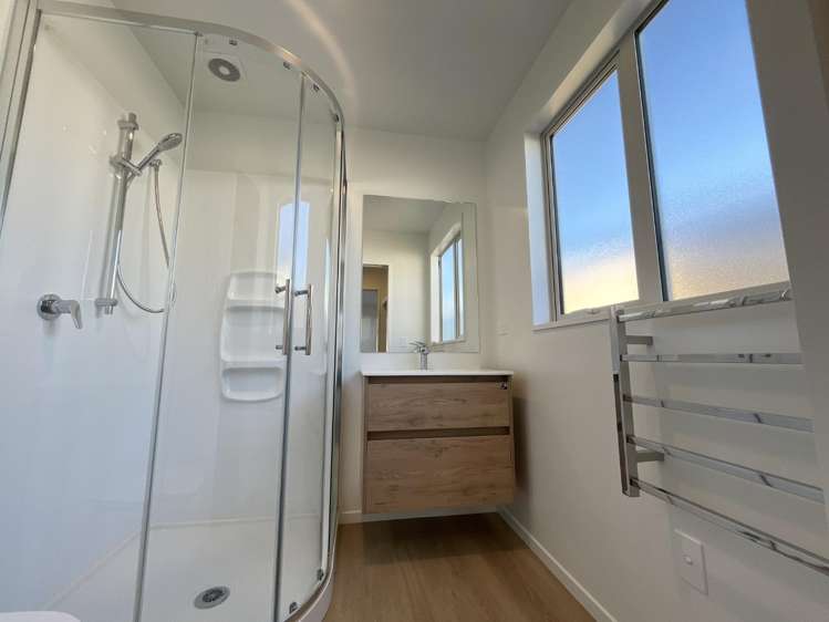 9 Accadia Drive 11103_15