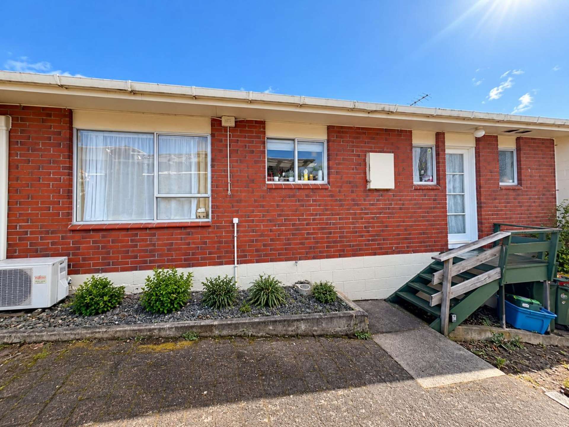 2/10 Brierley Place 10839_0