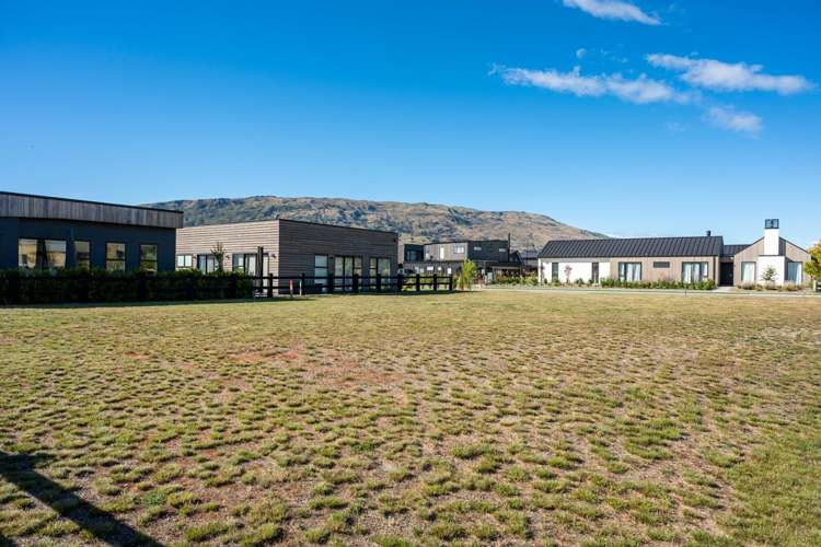 19 Deans Drive and 2 Marjon Drive Wanaka_11