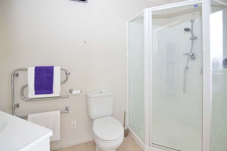 33a Centreway Road Orewa_11