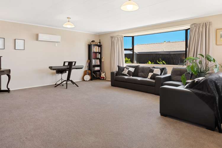 5 Stead Crescent Stoke_2