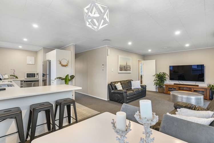 8 Bluewater Place Wattle Downs_9