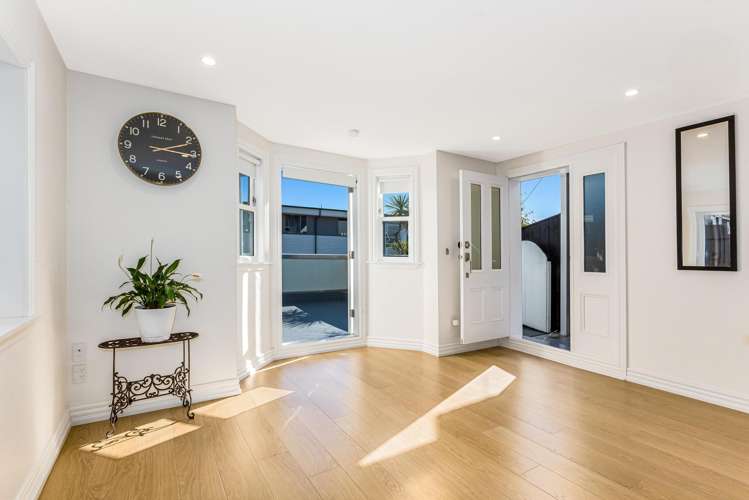 27 Princess Terrace Newtown_1
