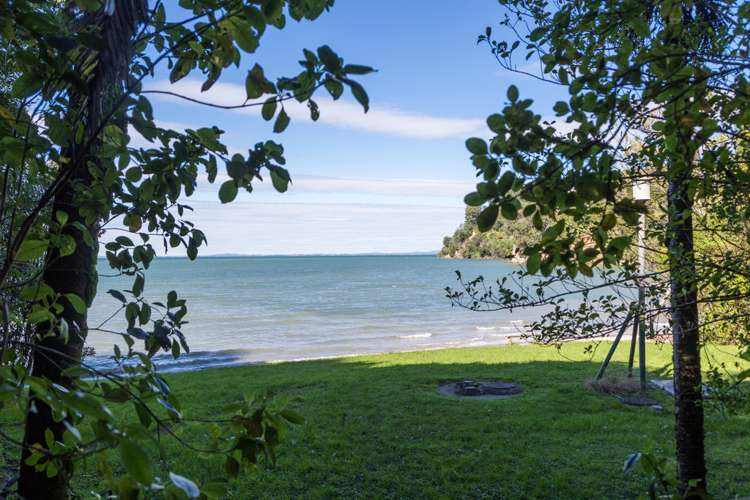 16 Dorothy Road Laingholm_16