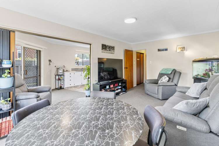 23A & 23B Stoke Street Westown_2