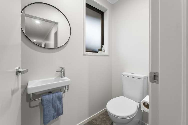 4 Muddle Lane Pyes Pa_12