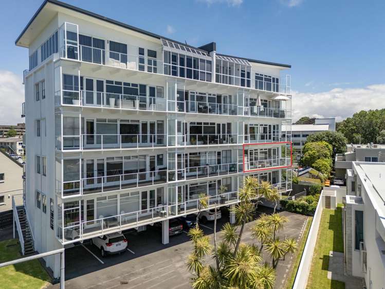 6/22 Cliff Road Tauranga Central_1