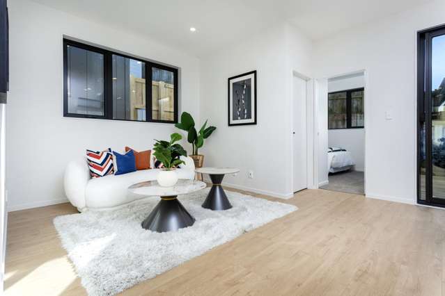 81B Ayton Drive Totara Vale_1