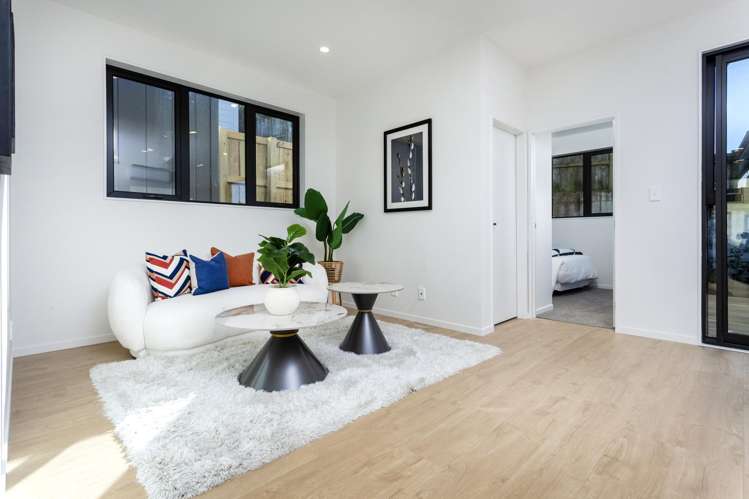 81B Ayton Drive Totara Vale_1