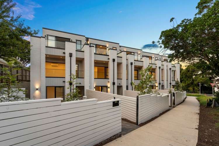 27a Claude Road Epsom_16