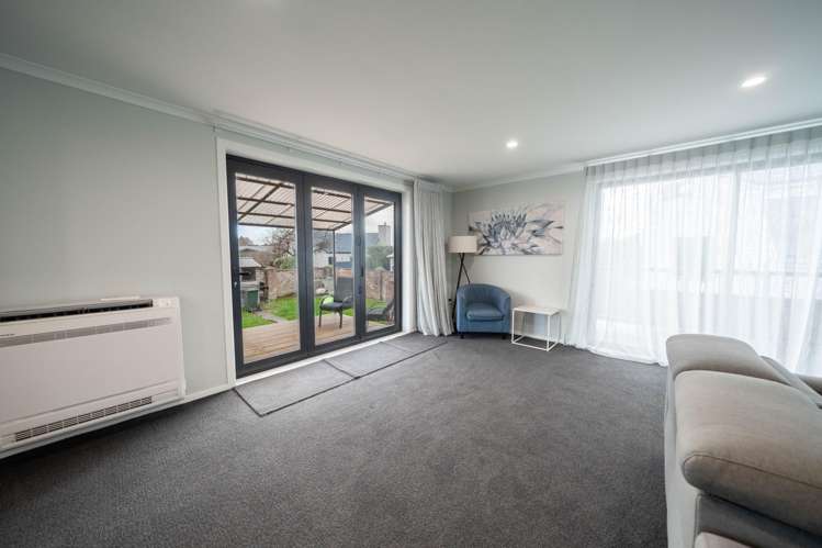 708 Queens Drive Waikiwi_6