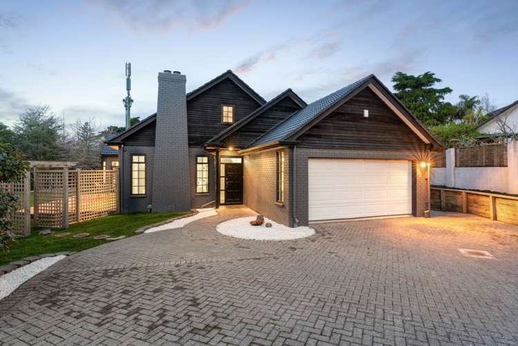 11 Almond Grove Greenhithe_1