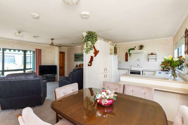 6/2A Spriggs Crescent Greenmeadows_3