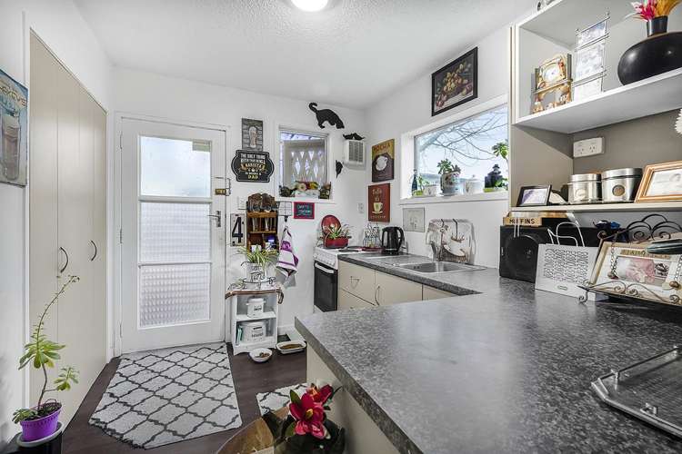 B/15 Saxbys Road Glenview_7