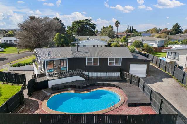 Fully Renovated Home + Self-Contained Studio!