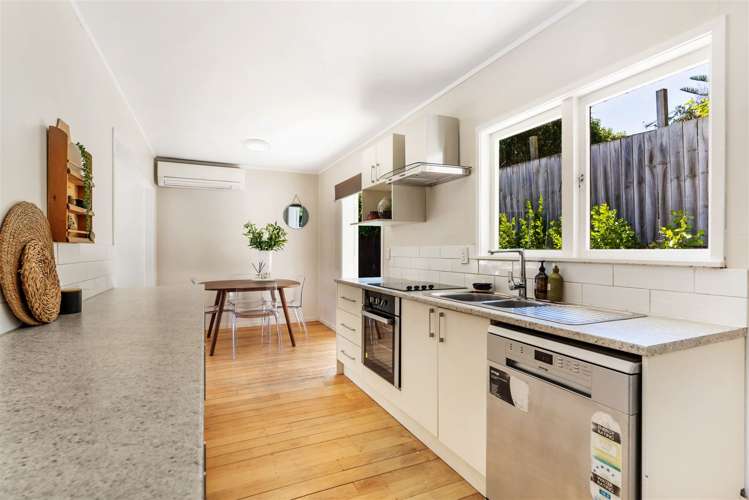 9 Hellyers Street Birkdale_10