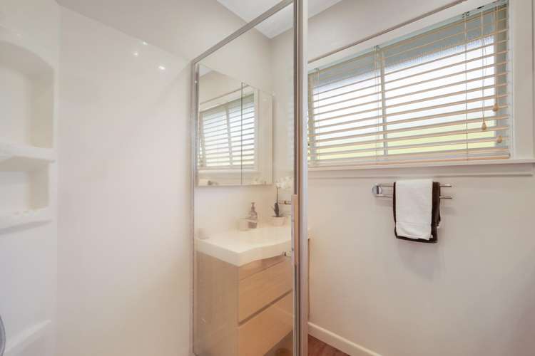 41 Seymour Road Mellons Bay_21
