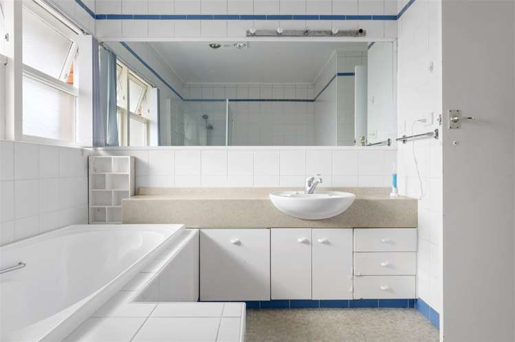 54 Carlyle Avenue Chartwell_12