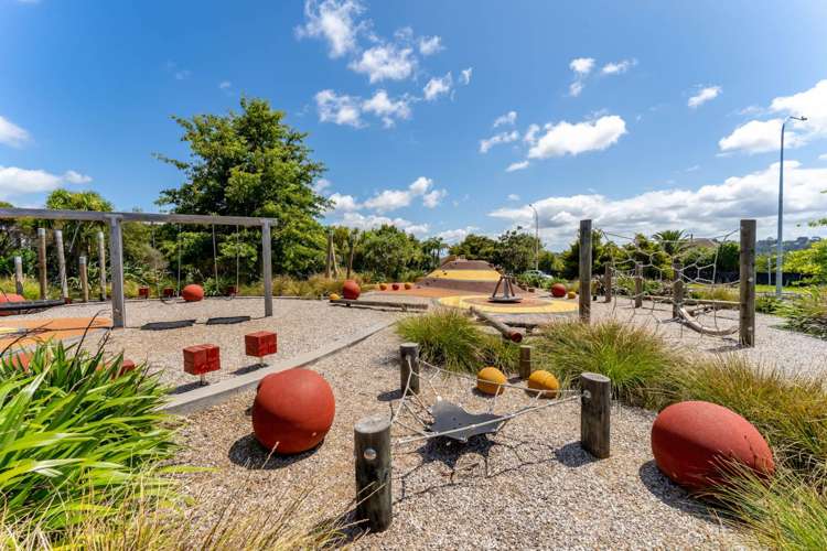 1B Lemon Grove Lane Greenhithe_22