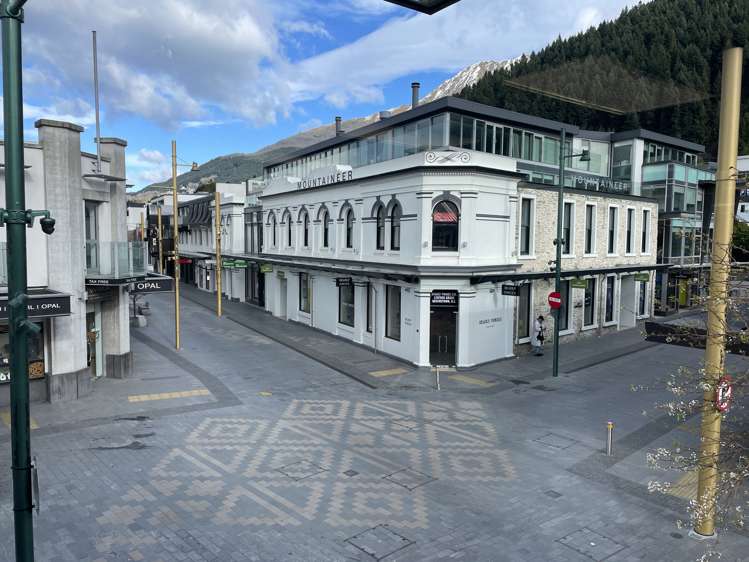 19 Rees Street Queenstown_10