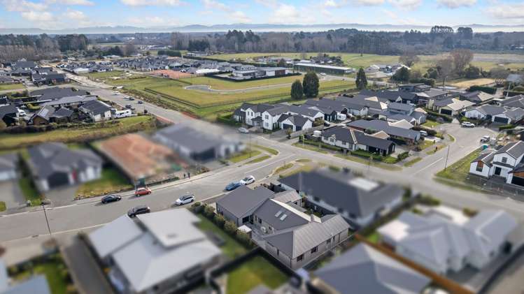 3 Picadilly Avenue Casebrook_33