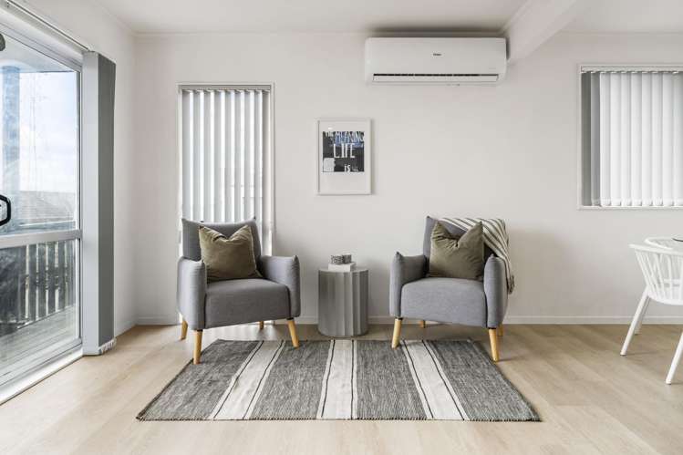 8 Halloran Place Massey_13