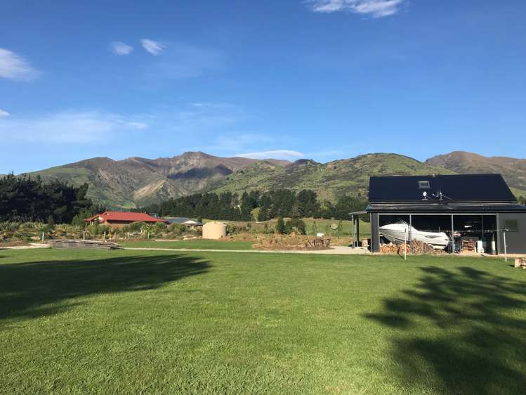 7 Loach Road Hawea Flat_11