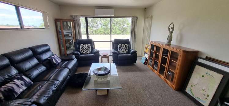 22 Baulcomb Parade Windsor Park_6