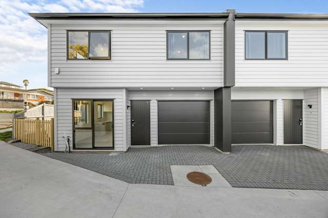 Brand New Sunny & Private Freehold Duplex