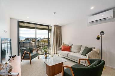 Apt 16, 7 Northlake Drive_1