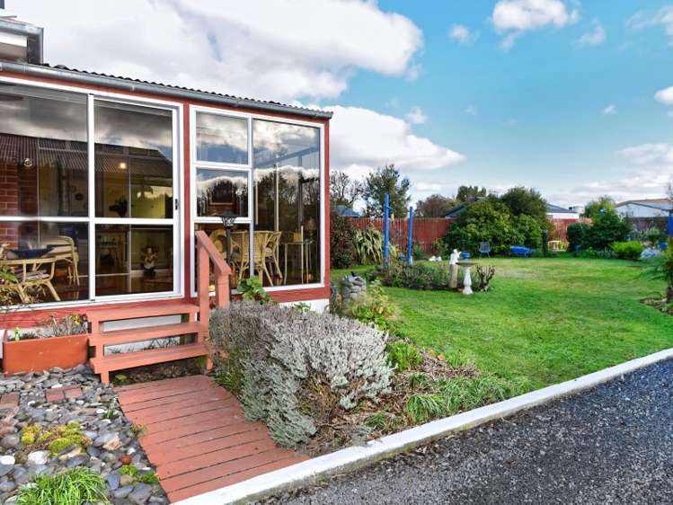 11 Longden Street Darfield_8