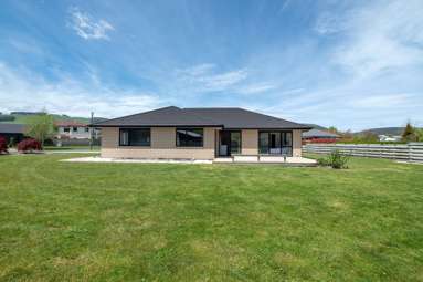 27 Pukeko Way_1