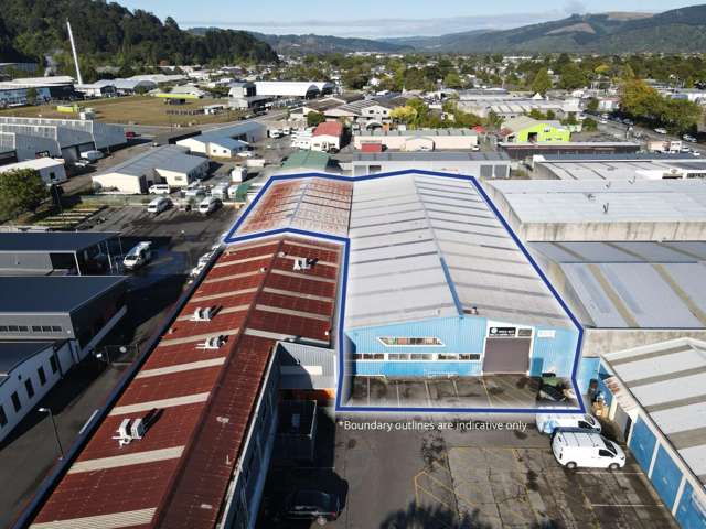 Substantial Upper Hutt Warehouse