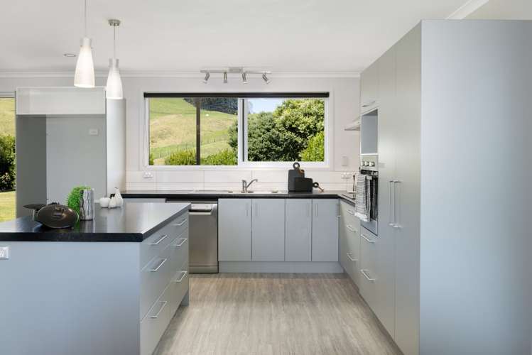 224 Ballintoy Park Drive Welcome Bay_2