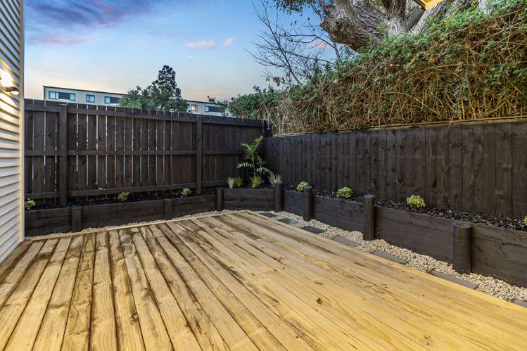 12a Range View Road Mount Albert_22
