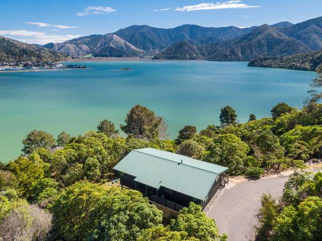 215 Queen Charlotte Drive Havelock_1