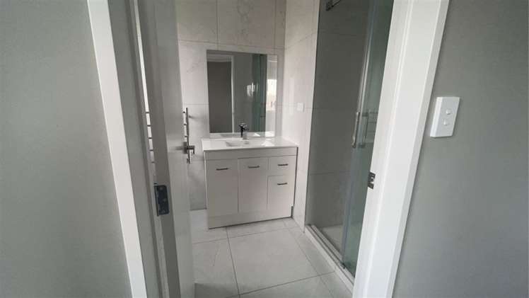 12/30 Calvert Ave Mangere East_13