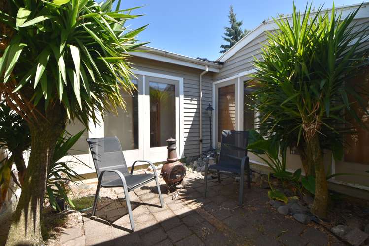 294 High Street South Carterton_17