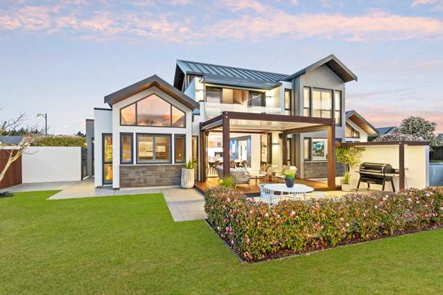 Contemporary Masterpiece, Loaded with Extras