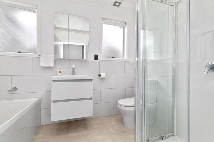 26 Raroa Terrace Tawa_13