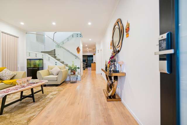 14 Matahae Drive Flat Bush_2