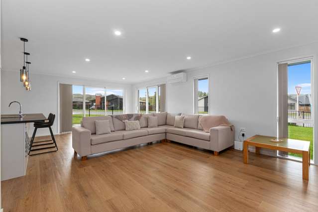 2 Cascade Crescent Tikipunga_4