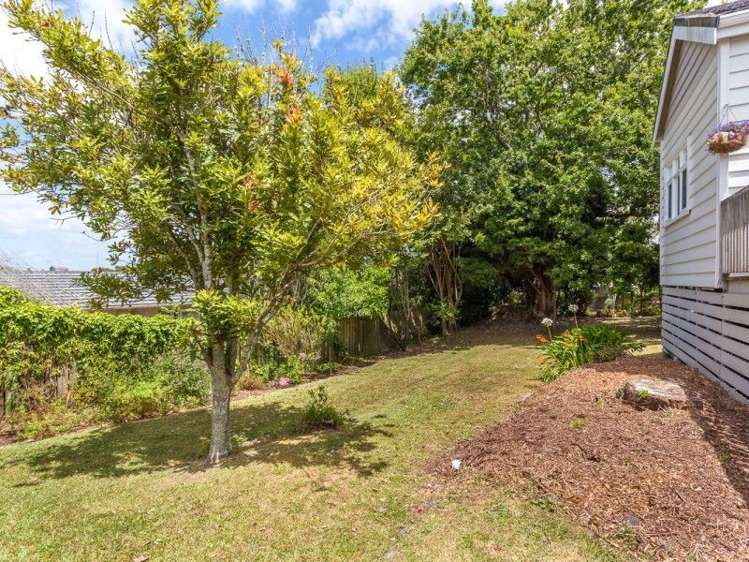 16 Park Hill Road Birkenhead_18