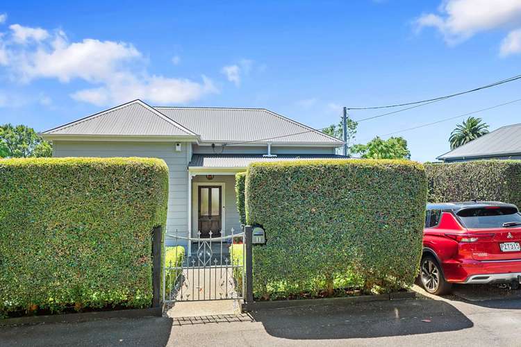 11 Albert Road Devonport_31