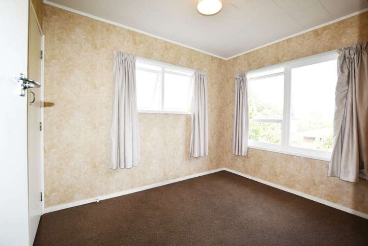 2/5 Eyre Street Henderson_5