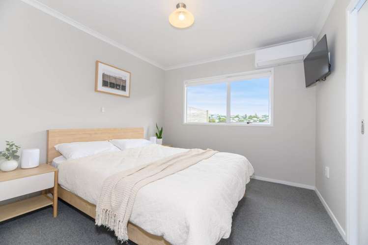 1/375 Wairau Road Totara Vale_9