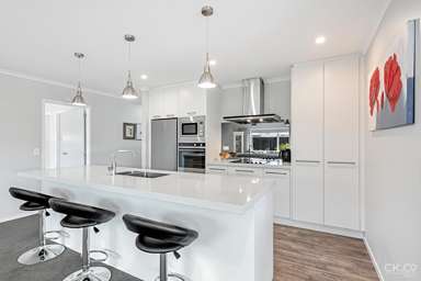 12 Passchendaele Grove_1